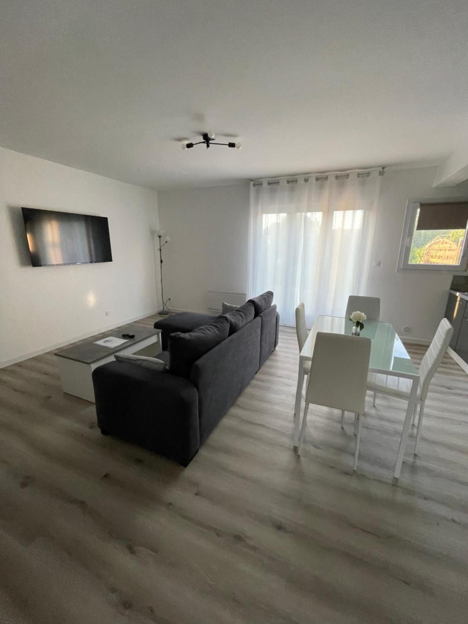 Maison Detente De 100 M2 Uniquement Couple-Famille-Travailleurs Villeparisis Exterior photo