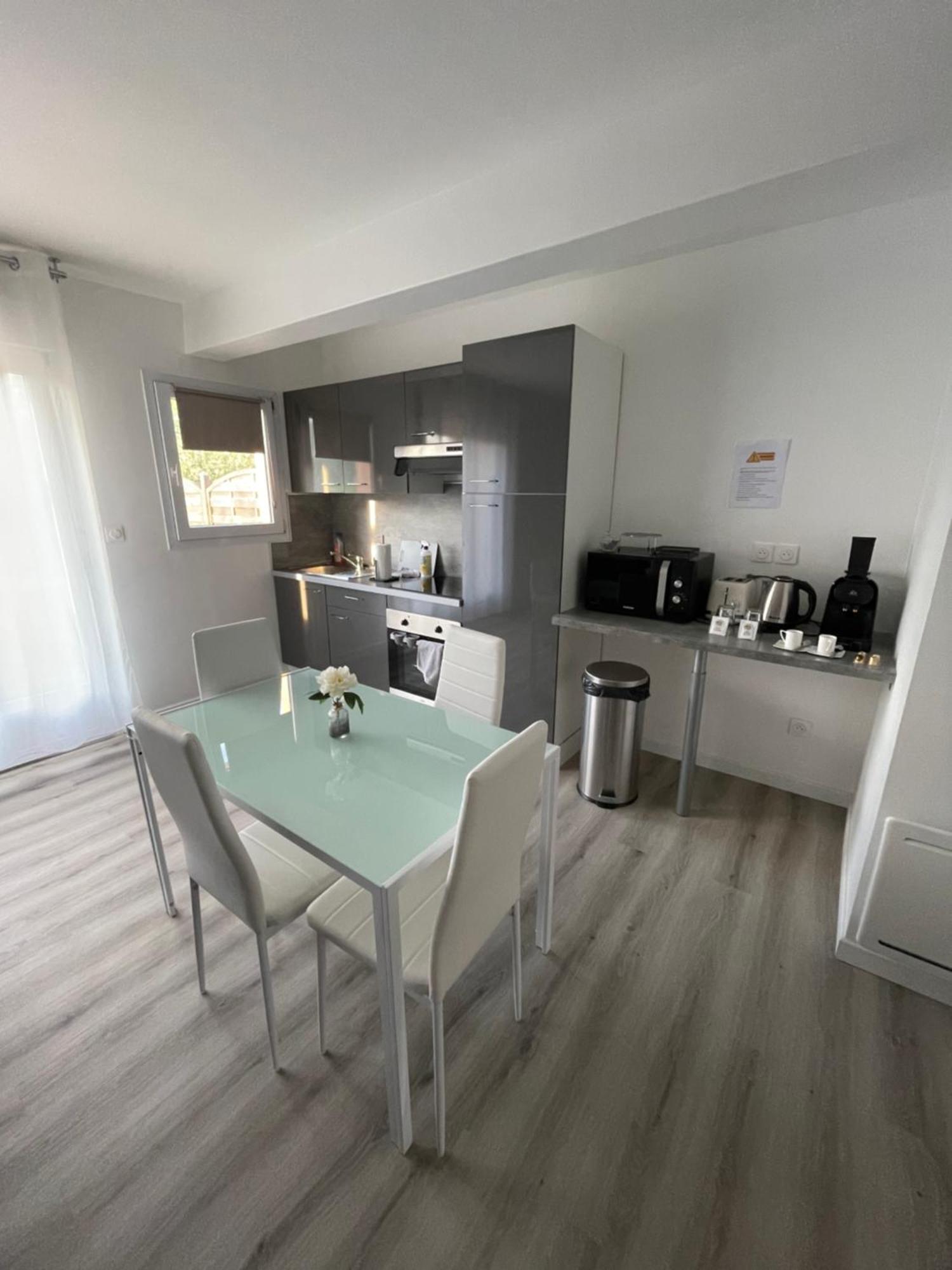 Maison Detente De 100 M2 Uniquement Couple-Famille-Travailleurs Villeparisis Exterior photo